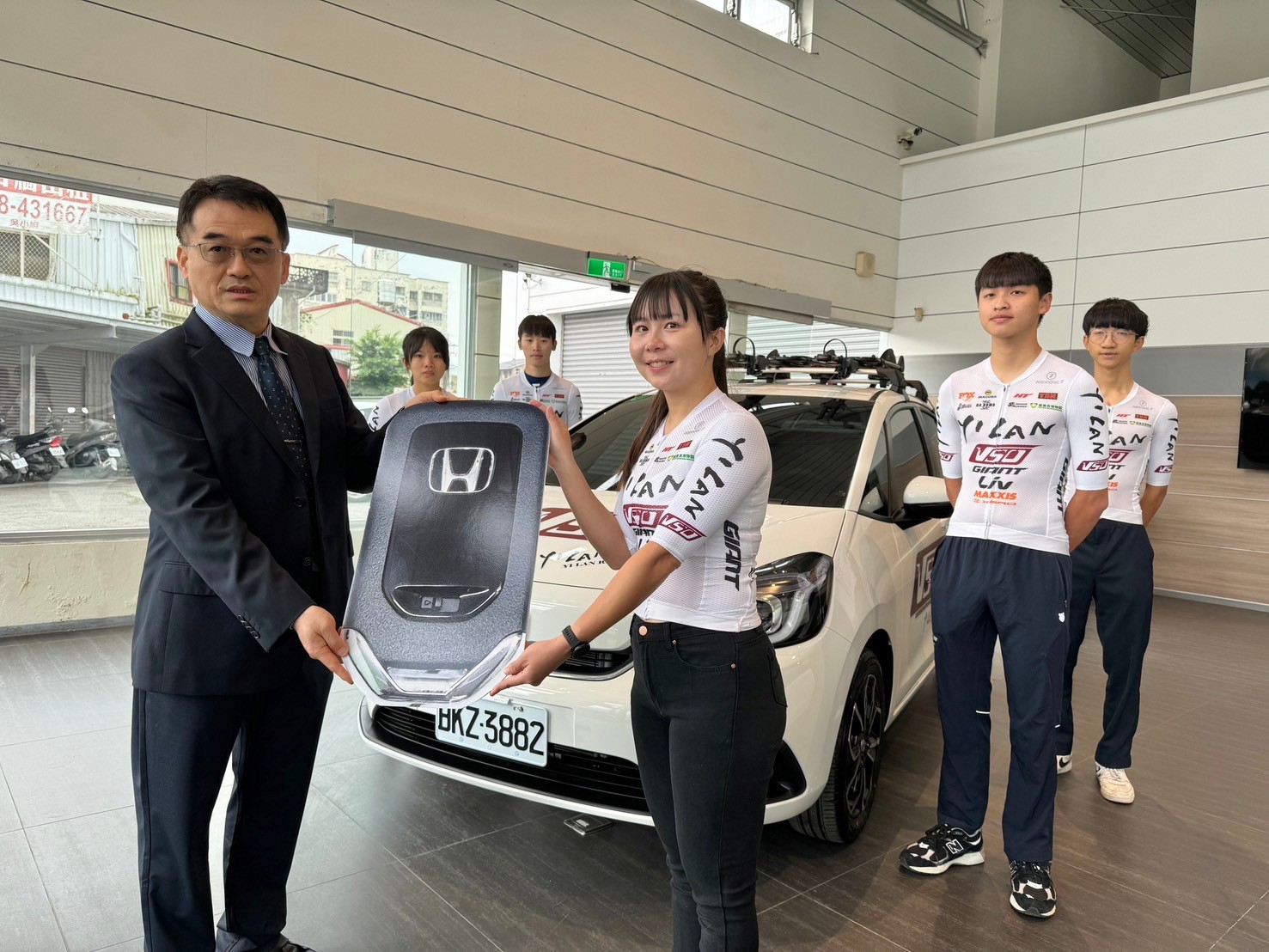Yilan Cycling Team Handover Ceremony of Old and New Team Vehicles